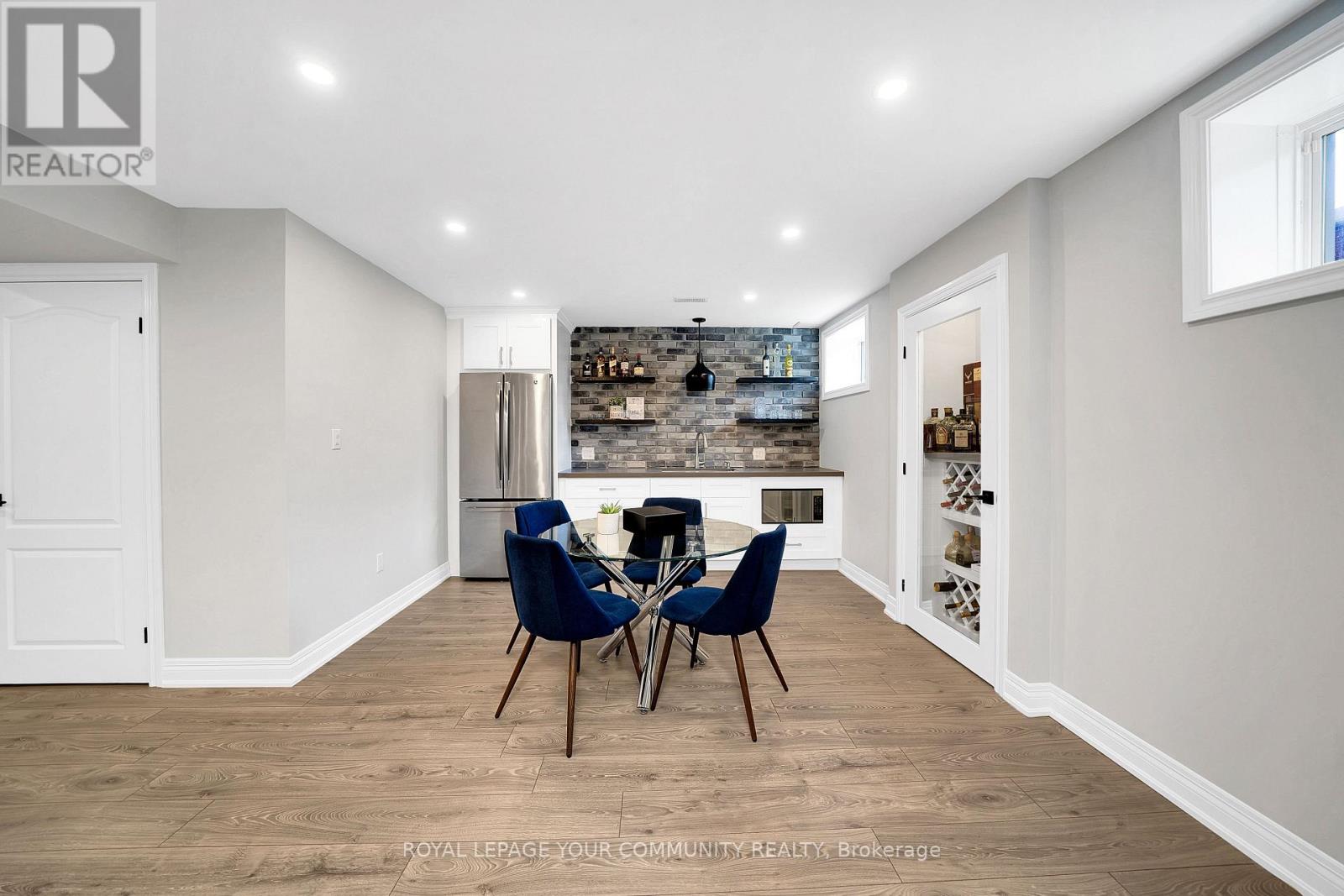 Photo 36 of 306 West Lawn Crescent, Whitchurchstouffville ON
