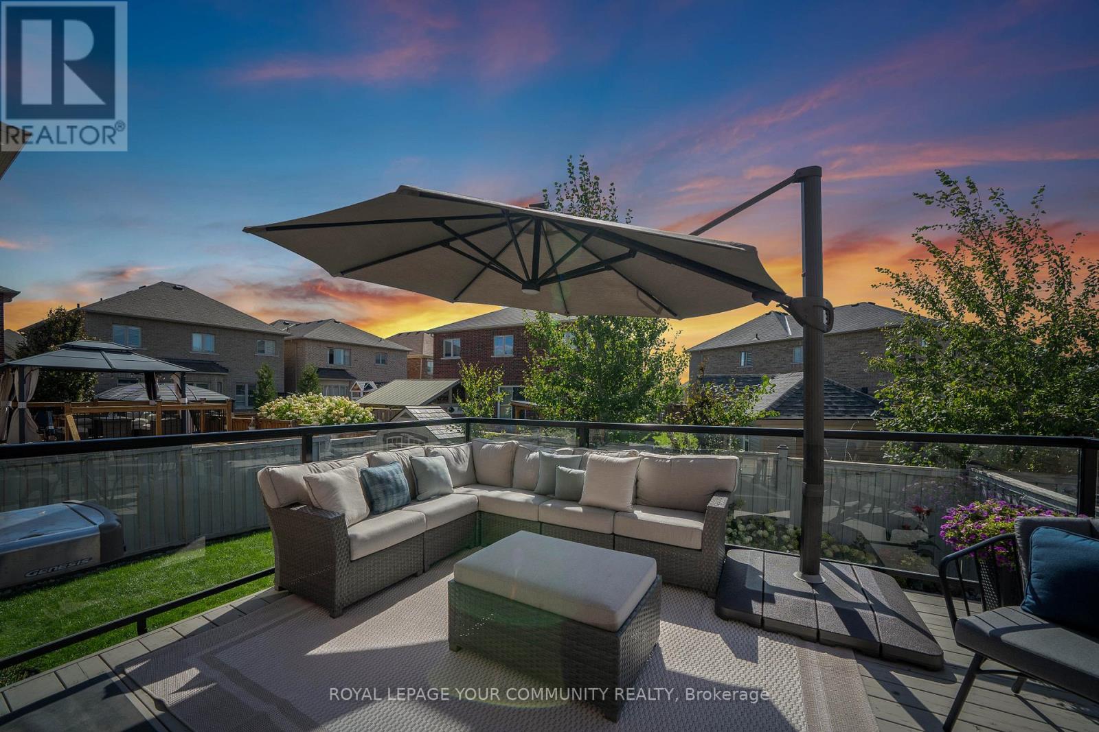 Photo 38 of 306 West Lawn Crescent, Whitchurchstouffville ON