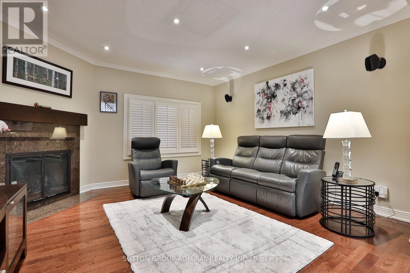Photo 25 of 135 Heatherton Way, Vaughan ON