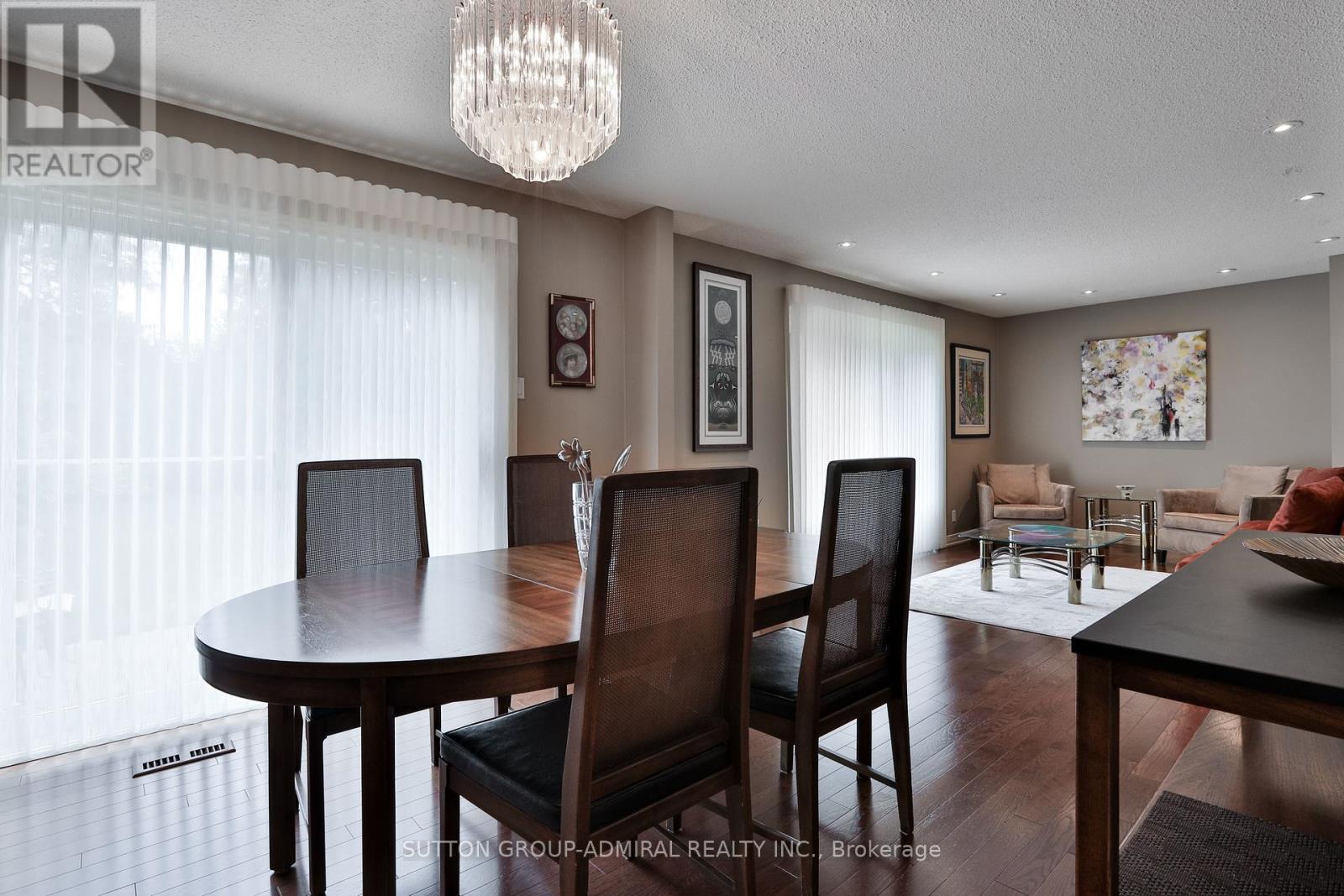 Photo 38 of 135 Heatherton Way, Vaughan ON