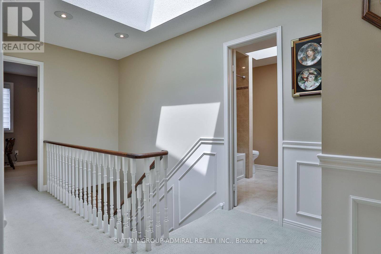 Photo 9 of 135 Heatherton Way, Vaughan ON