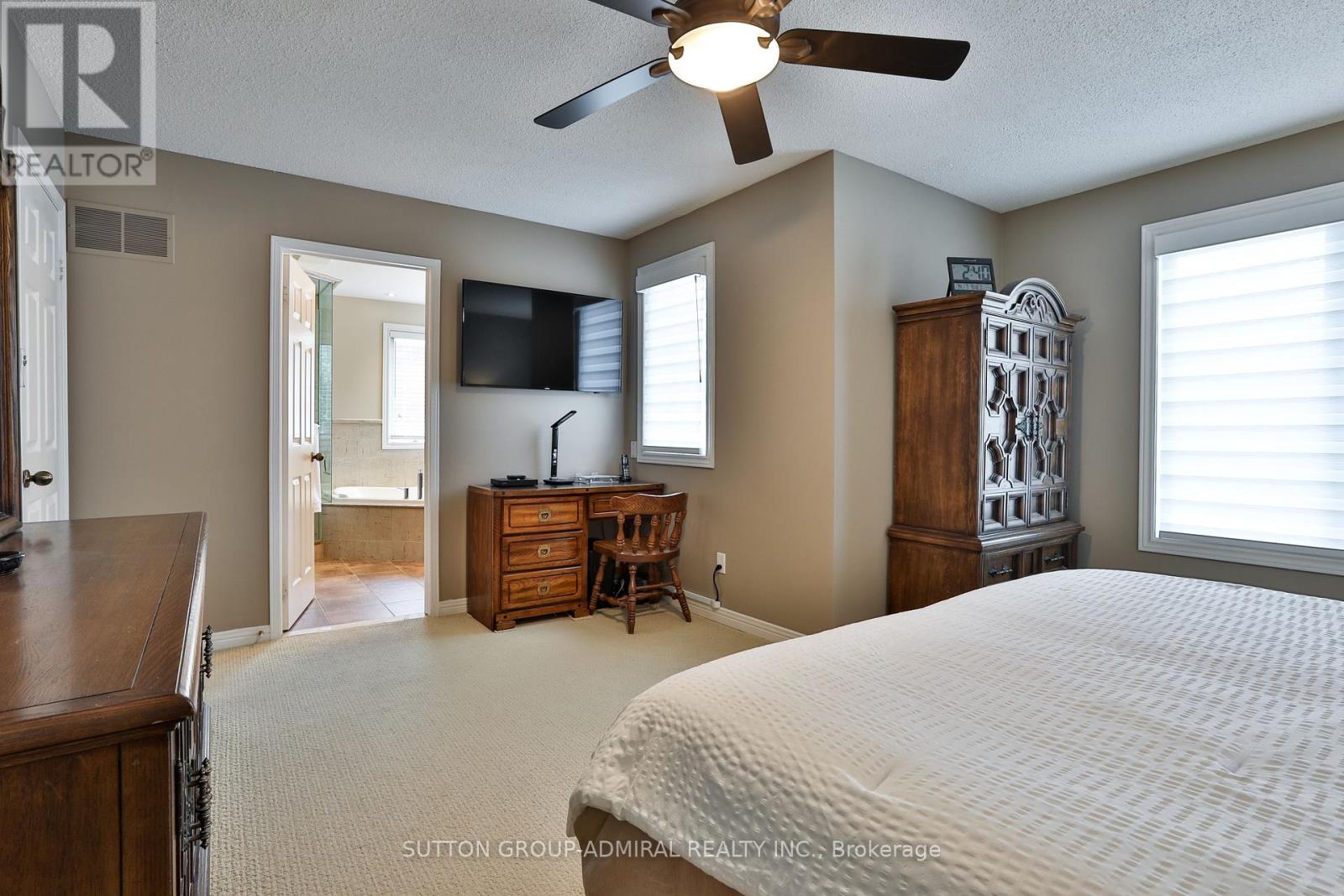 Photo 36 of 135 Heatherton Way, Vaughan ON