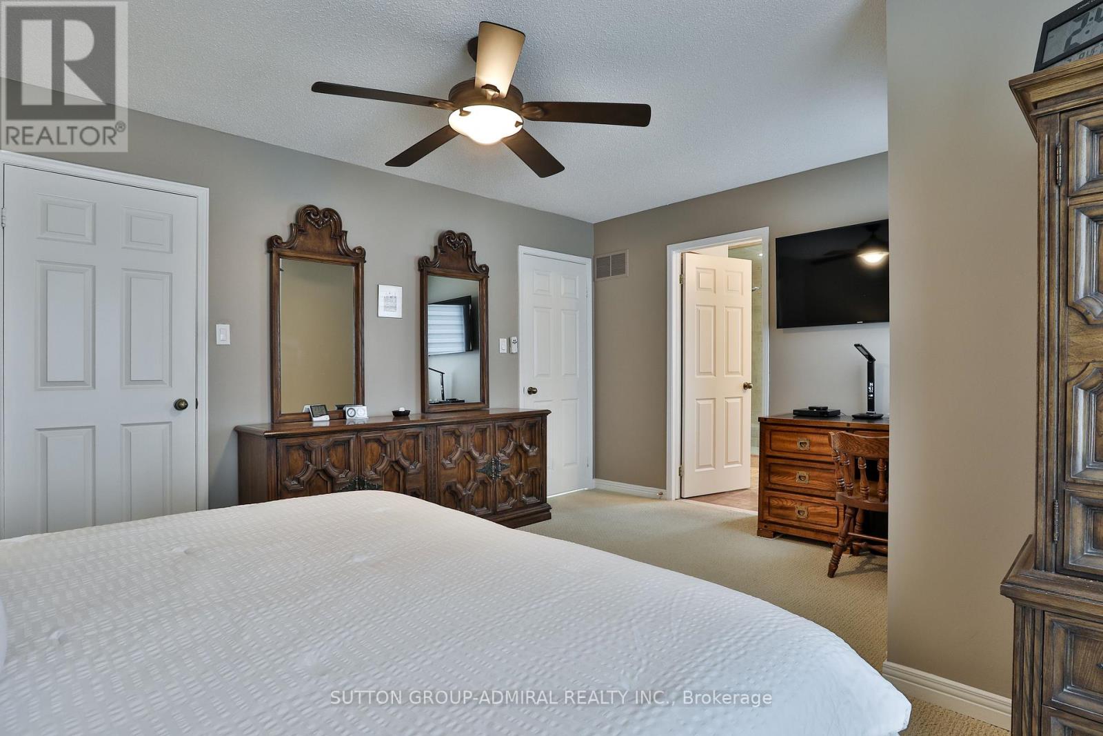 Photo 2 of 135 Heatherton Way, Vaughan ON