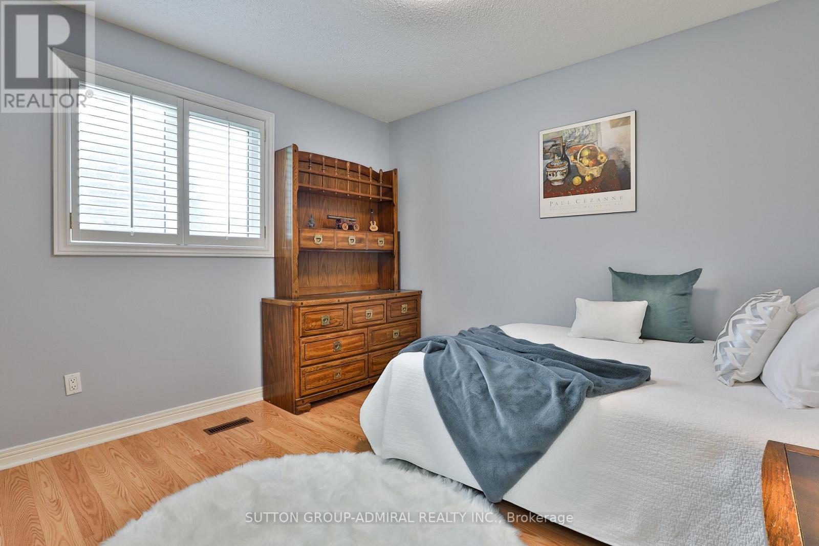 Photo 7 of 135 Heatherton Way, Vaughan ON