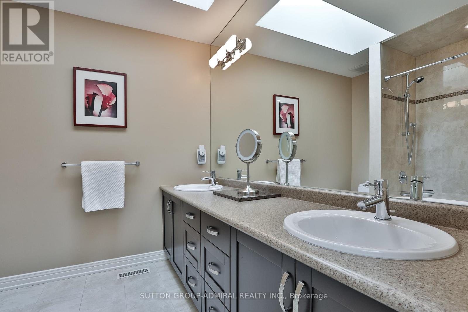 Photo 50 of 135 Heatherton Way, Vaughan ON