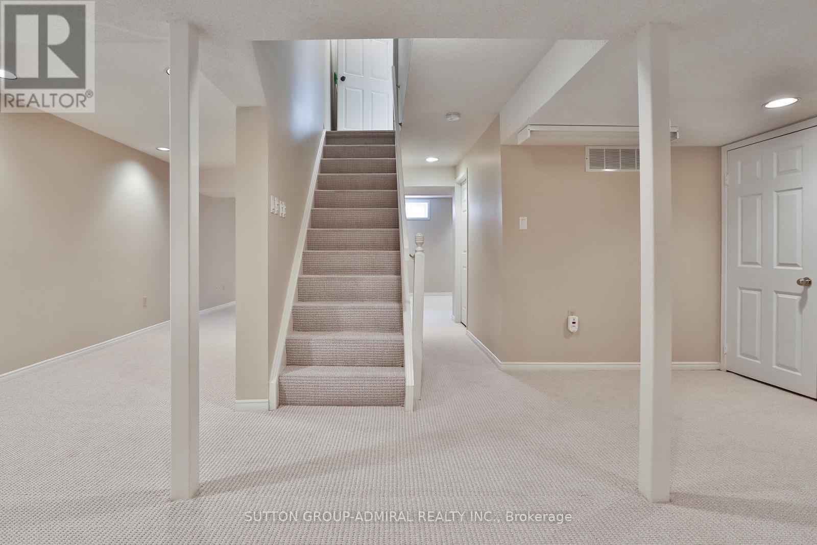 Photo 29 of 135 Heatherton Way, Vaughan ON