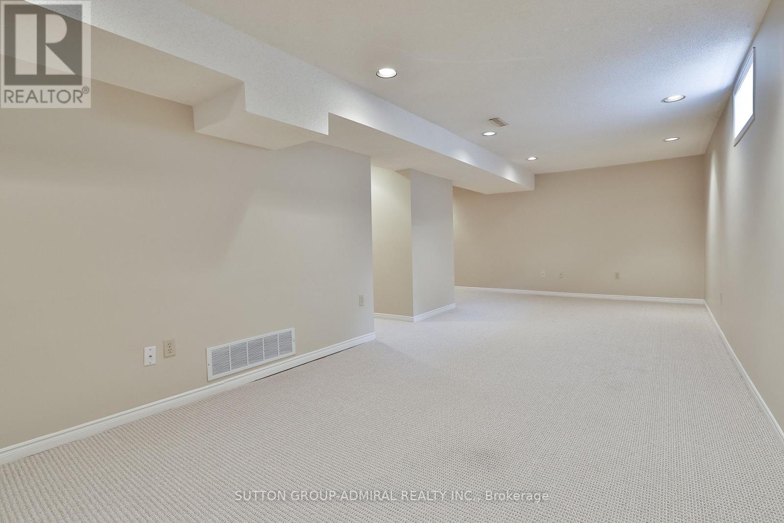 Photo 30 of 135 Heatherton Way, Vaughan ON