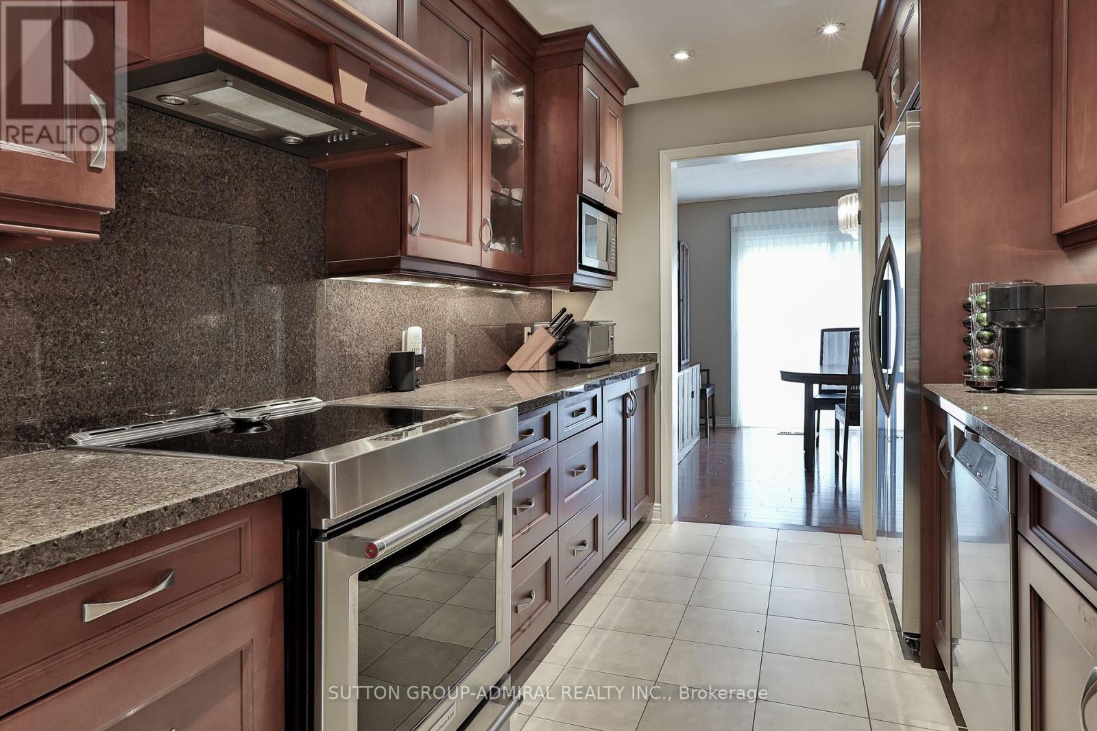 Photo 1 of 135 Heatherton Way, Vaughan ON