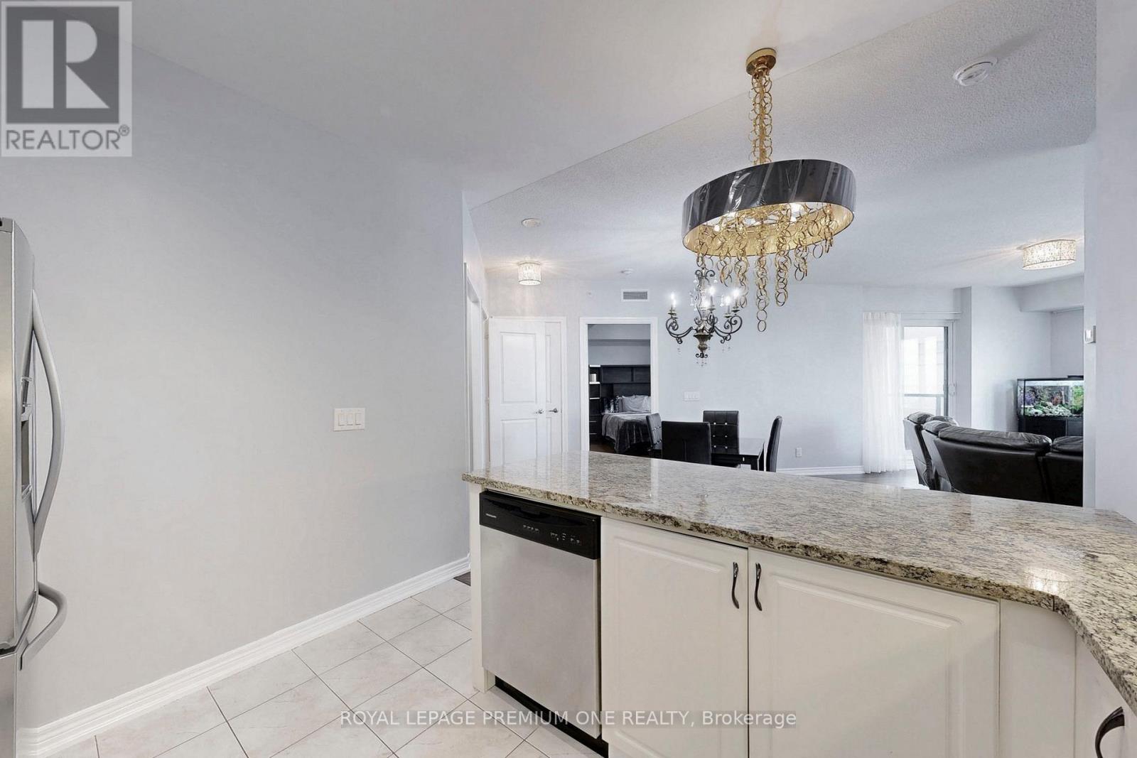 Photo 5 of 1202 9255 Jane Street N, Vaughan ON