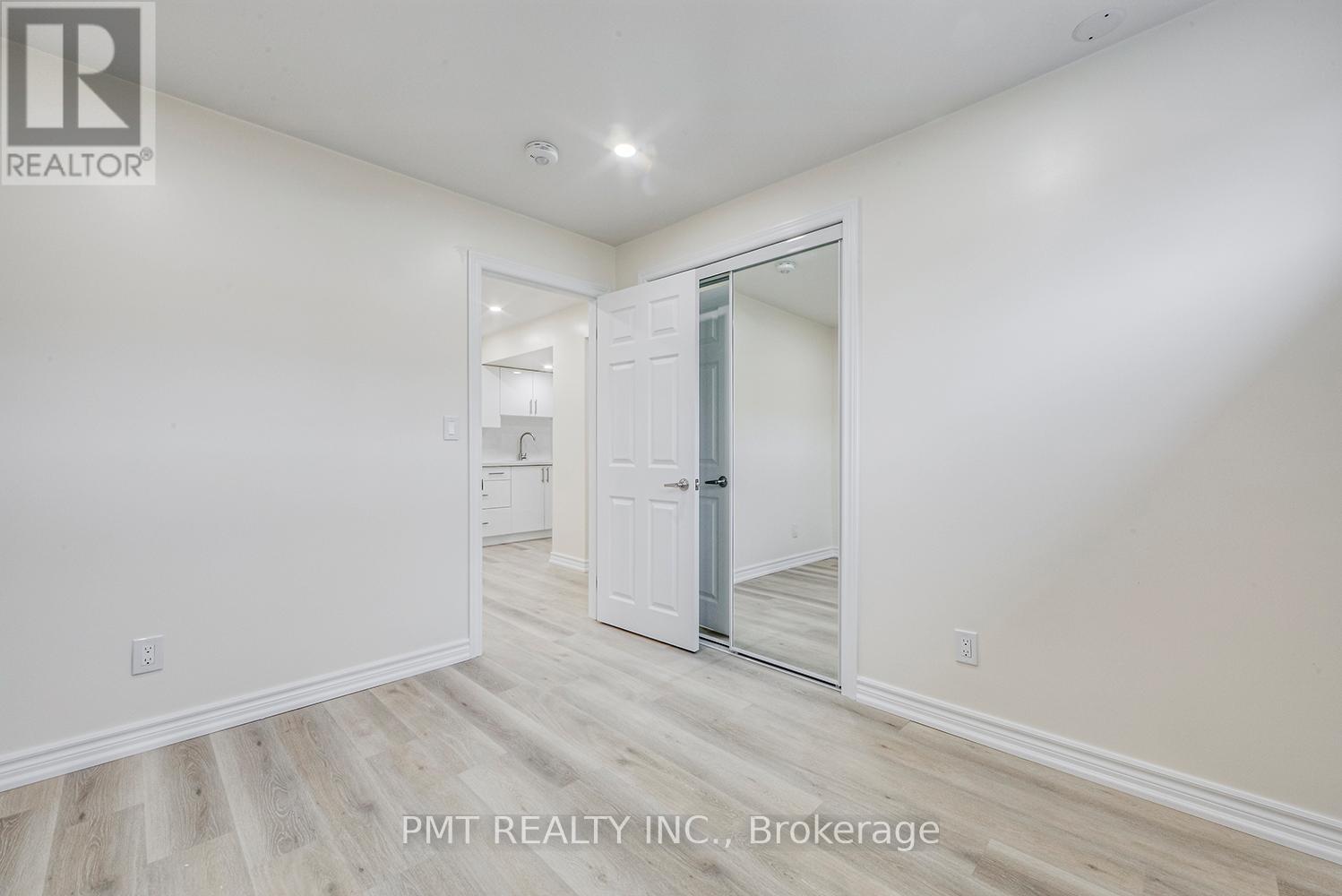 Photo 23 of Bsmt 124 Edinborough Court, Toronto ON