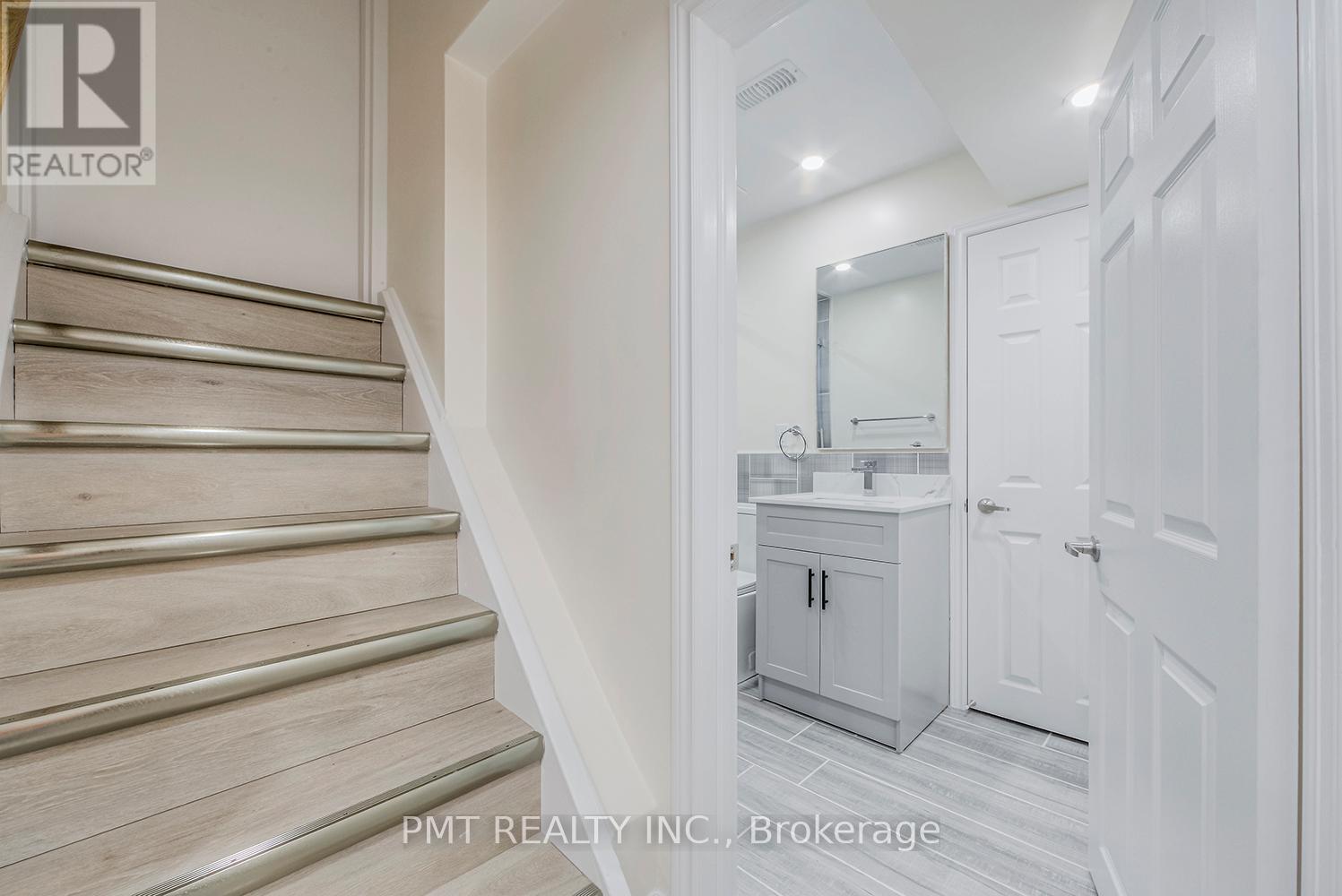 Photo 7 of Bsmt 124 Edinborough Court, Toronto ON
