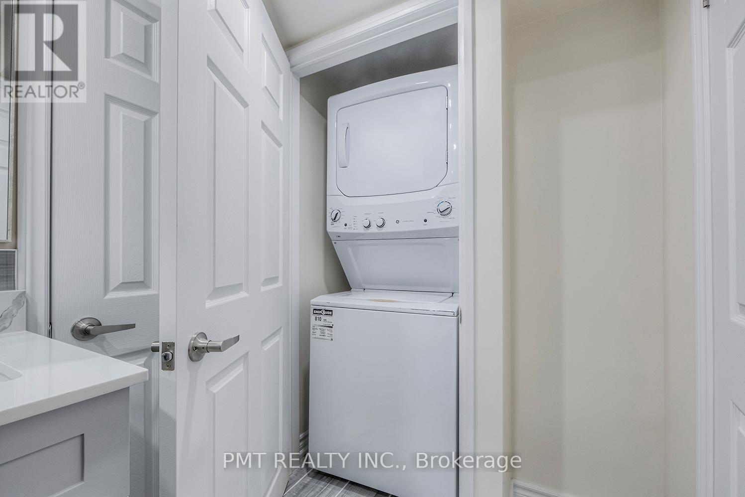 Photo 8 of Bsmt 124 Edinborough Court, Toronto ON