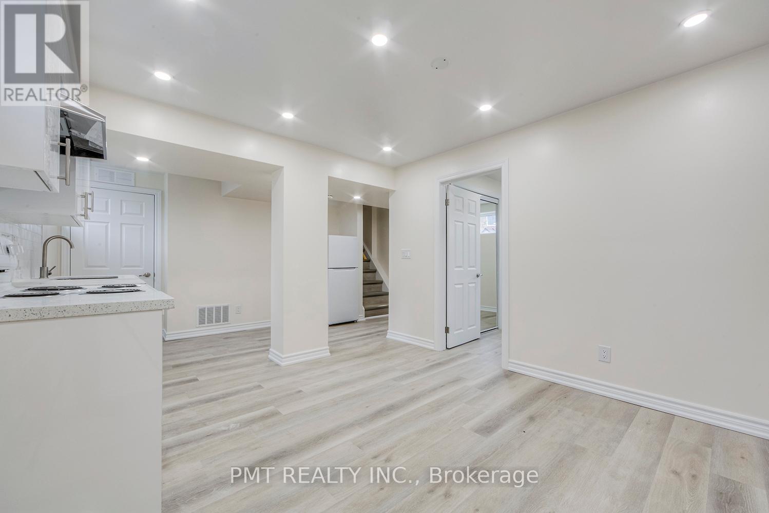 Photo 21 of Bsmt 124 Edinborough Court, Toronto ON