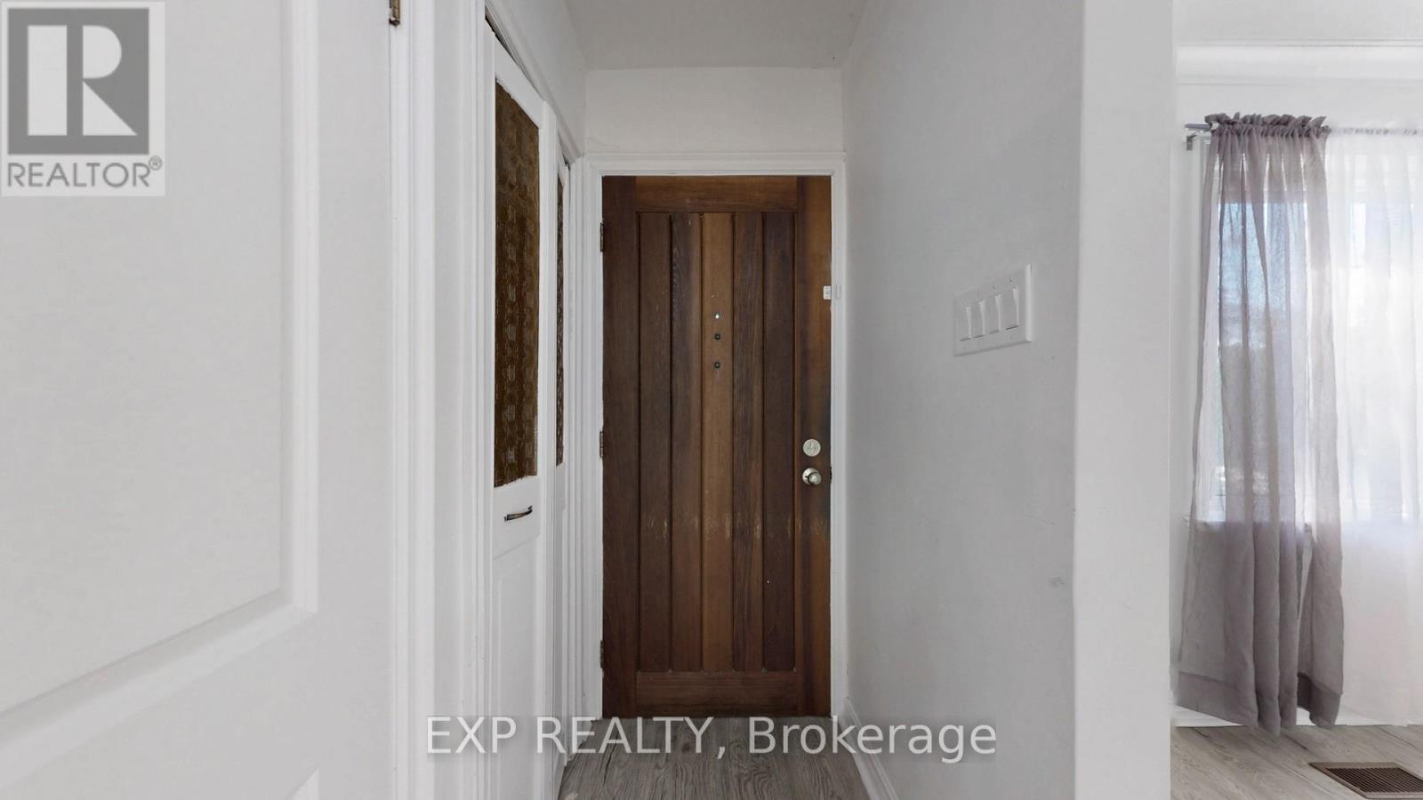Photo 2 of 559 Drymen Crescent, Mississauga ON