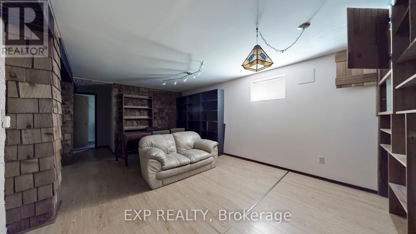 Photo 19 of 559 Drymen Crescent, Mississauga ON