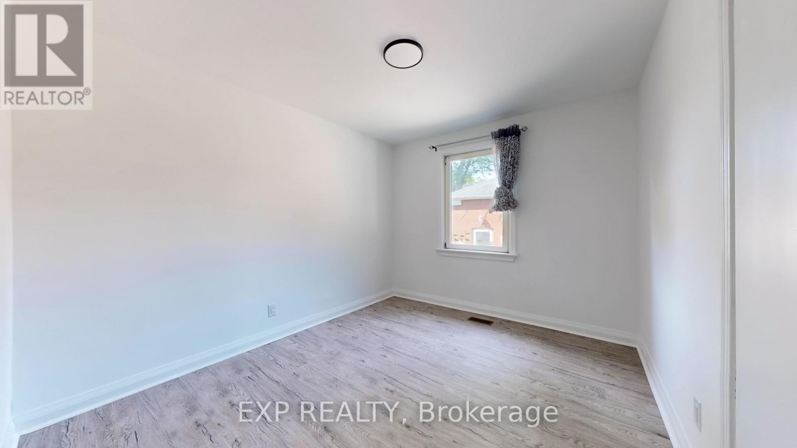 Photo 5 of 559 Drymen Crescent, Mississauga ON