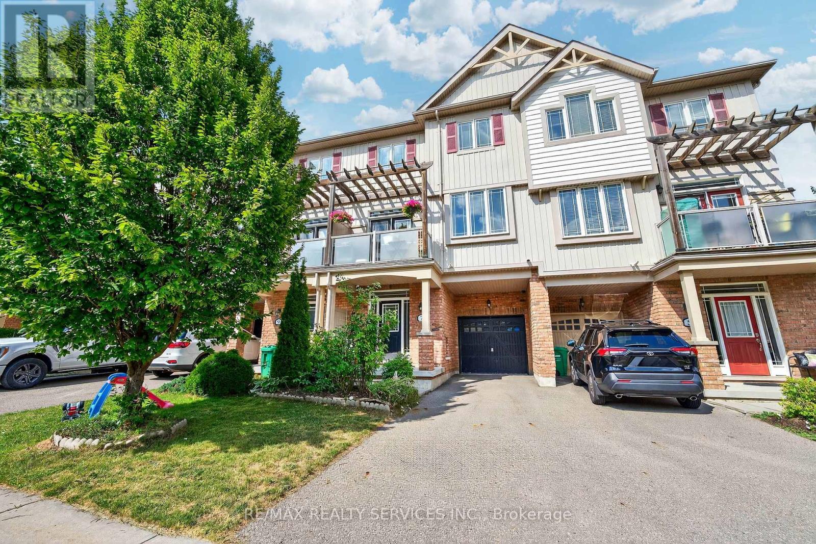 Photo 2 of 7 Alnwick Avenue, Caledon ON