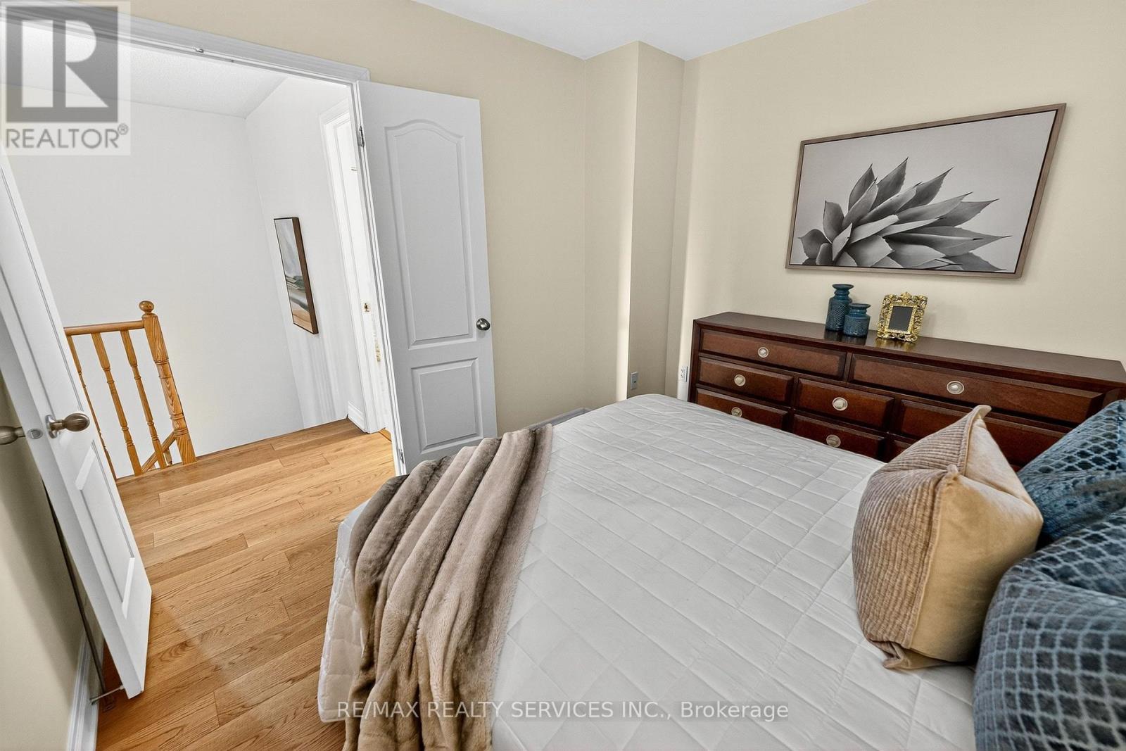 Photo 27 of 7 Alnwick Avenue, Caledon ON