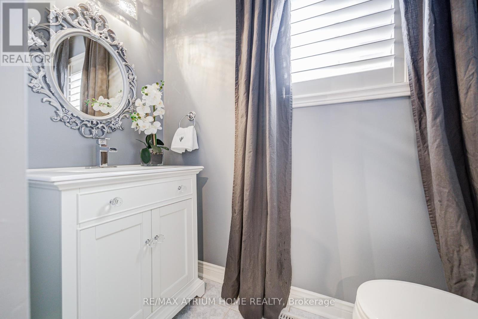 Photo 7 of 2095 Grand Ravine Drive, Oakville ON