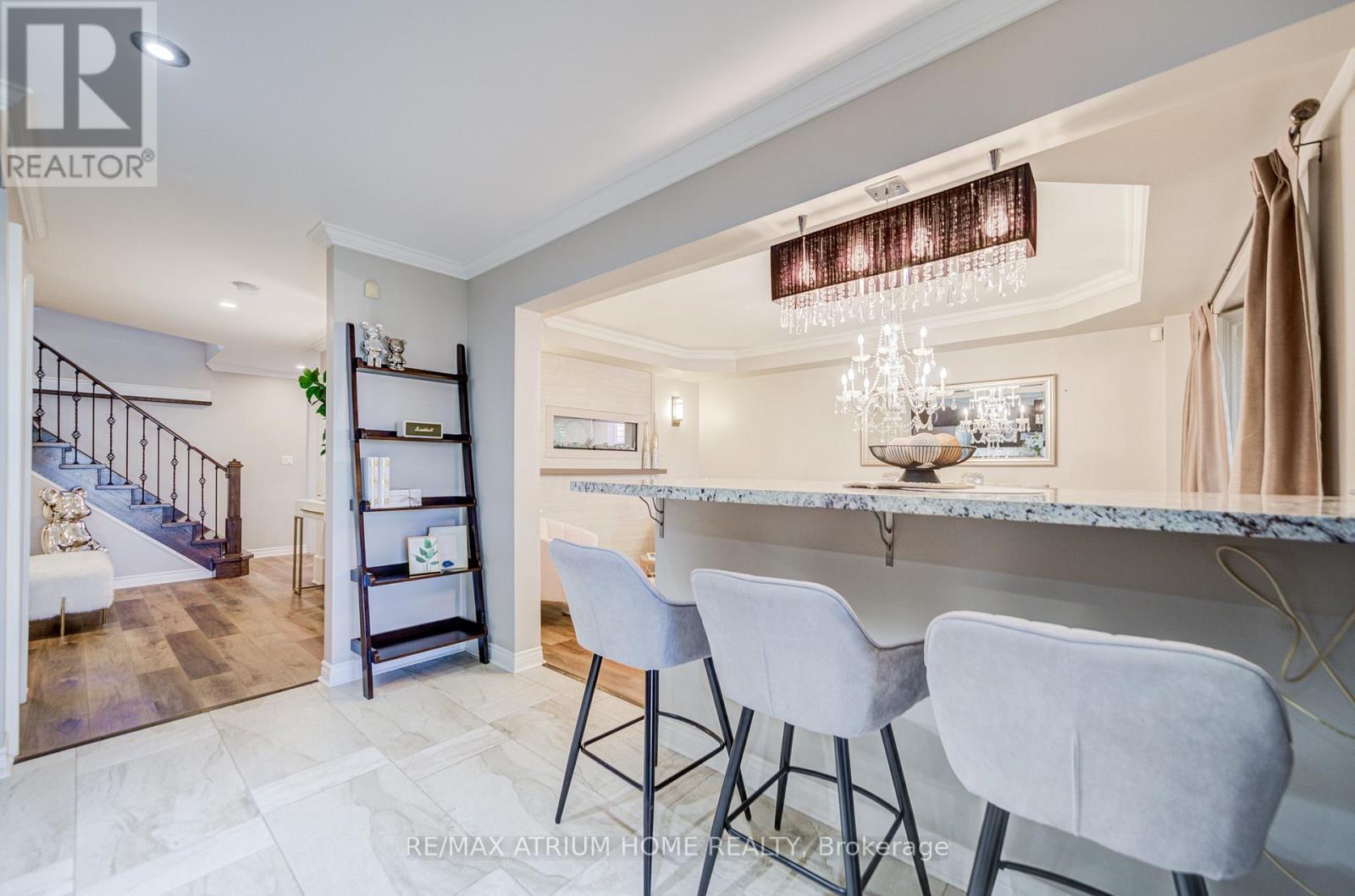 Photo 9 of 2095 Grand Ravine Drive, Oakville ON