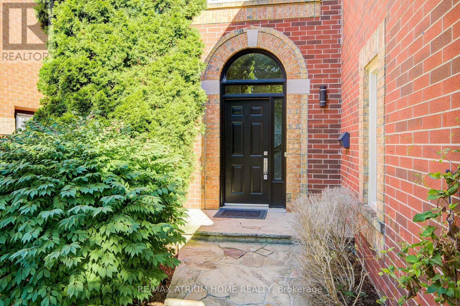 Photo 22 of 2095 Grand Ravine Drive, Oakville ON