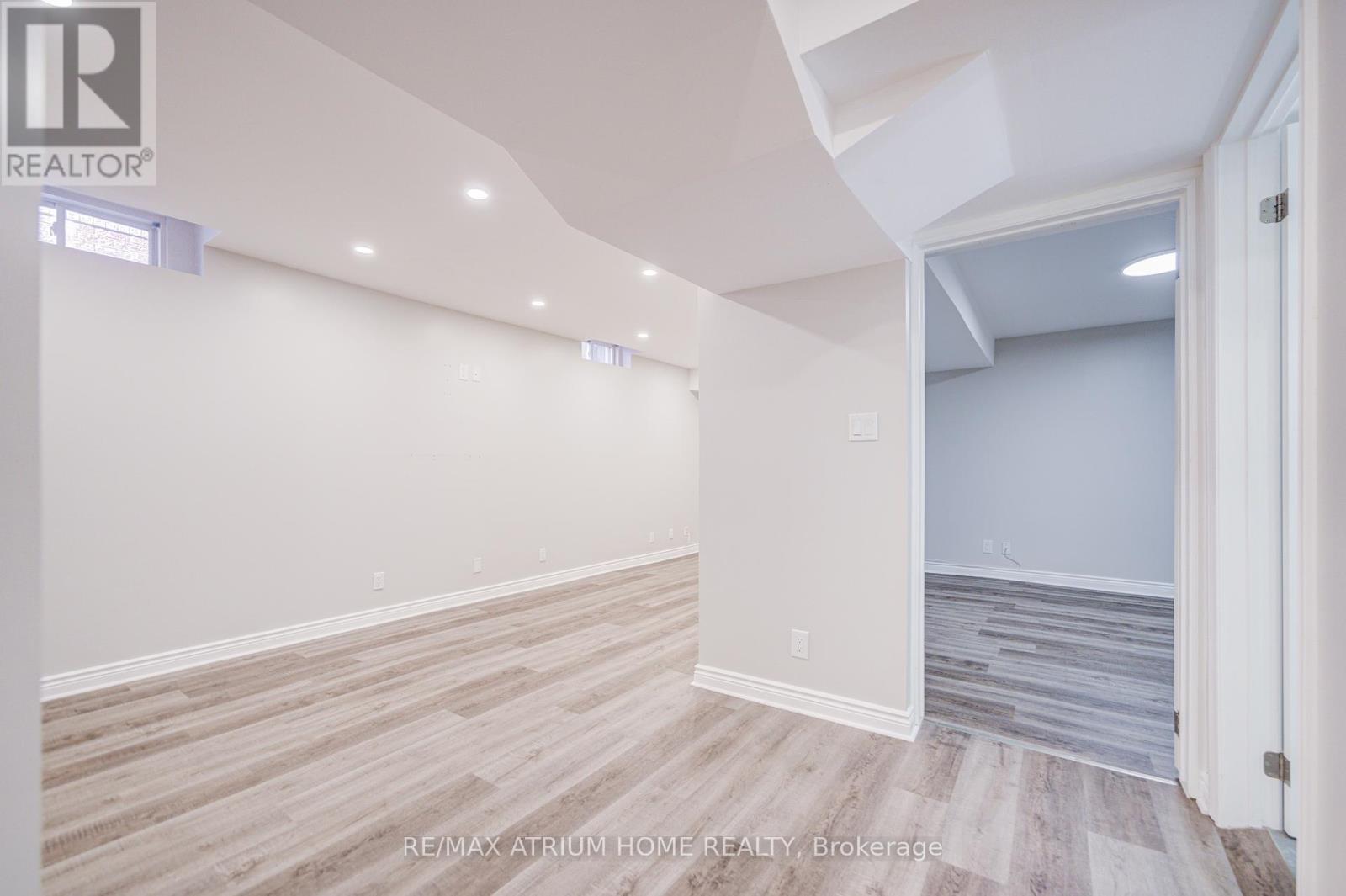 Photo 14 of 2095 Grand Ravine Drive, Oakville ON