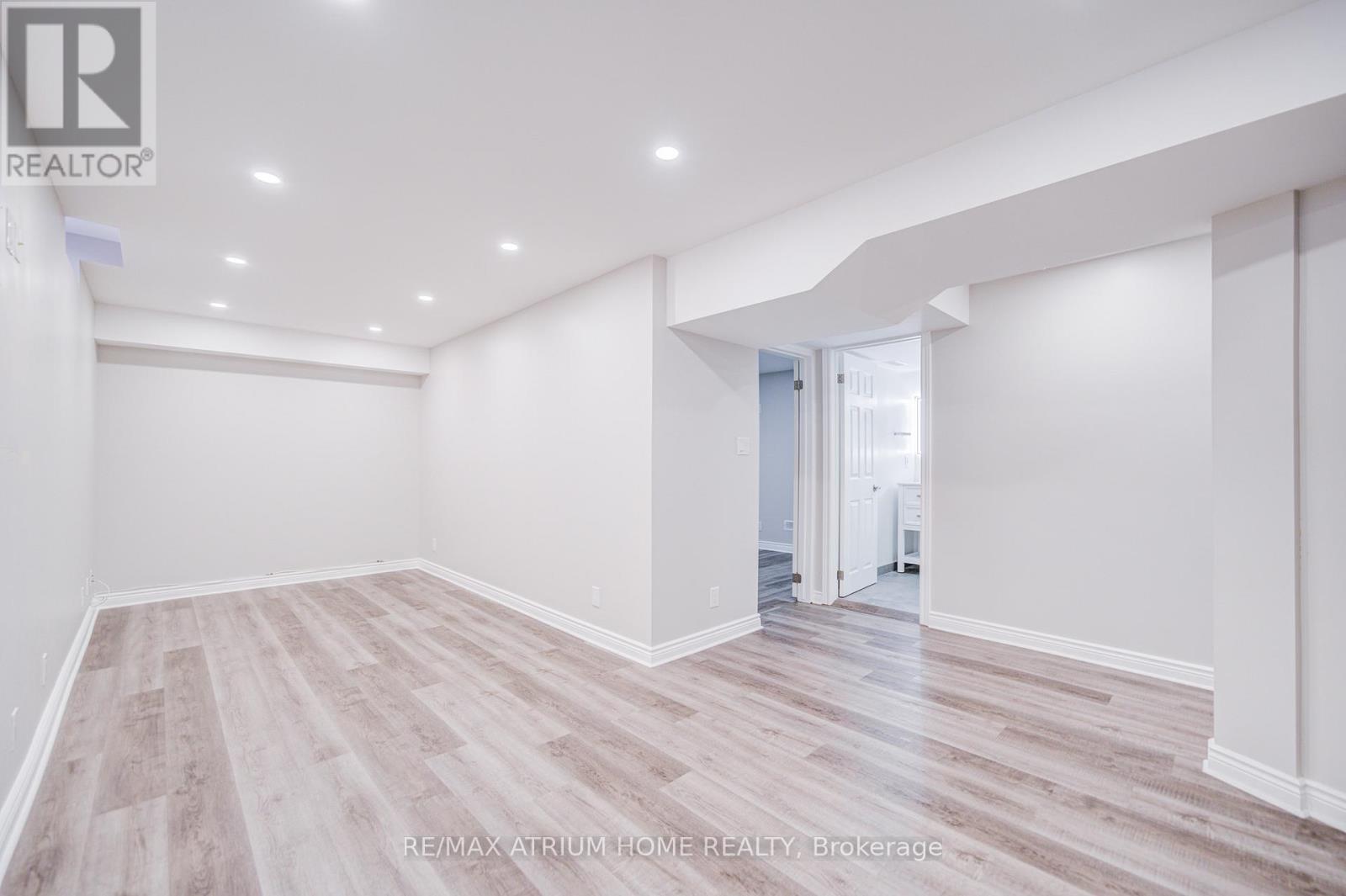 Photo 30 of 2095 Grand Ravine Drive, Oakville ON