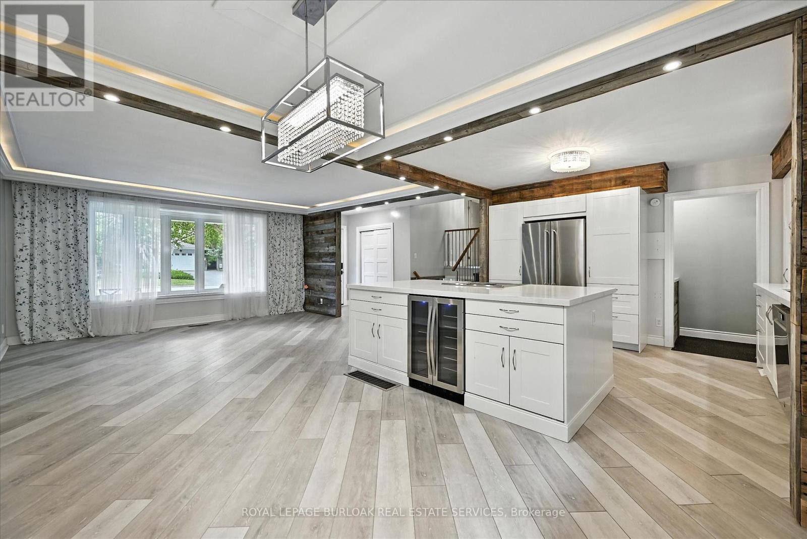 Photo 10 of 1059 Marley Crescent, Burlington ON
