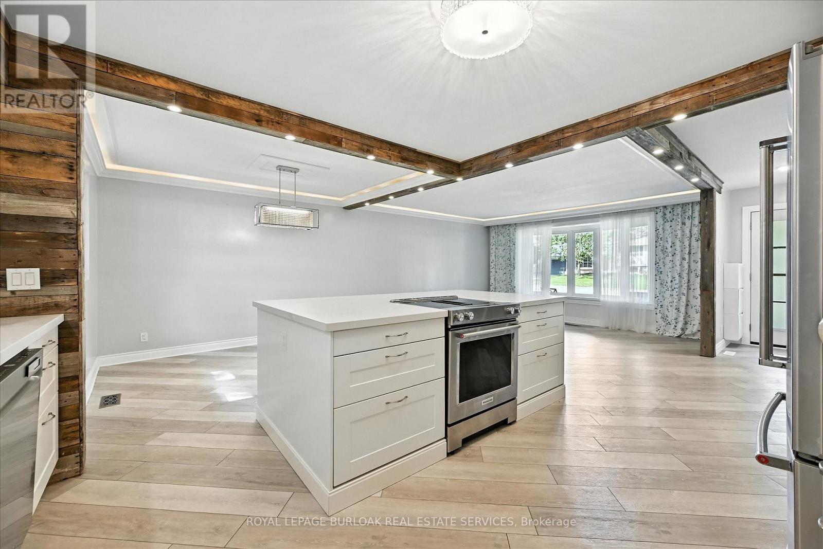 Photo 13 of 1059 Marley Crescent, Burlington ON
