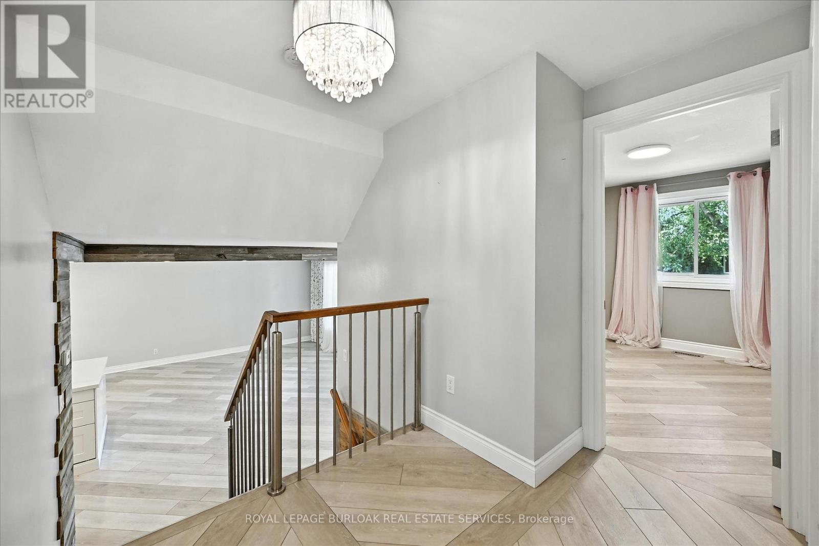 Photo 17 of 1059 Marley Crescent, Burlington ON