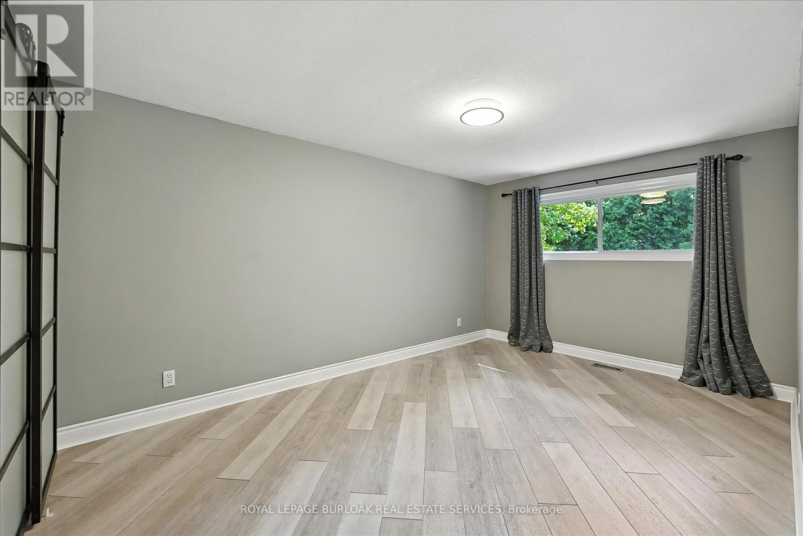 Photo 18 of 1059 Marley Crescent, Burlington ON