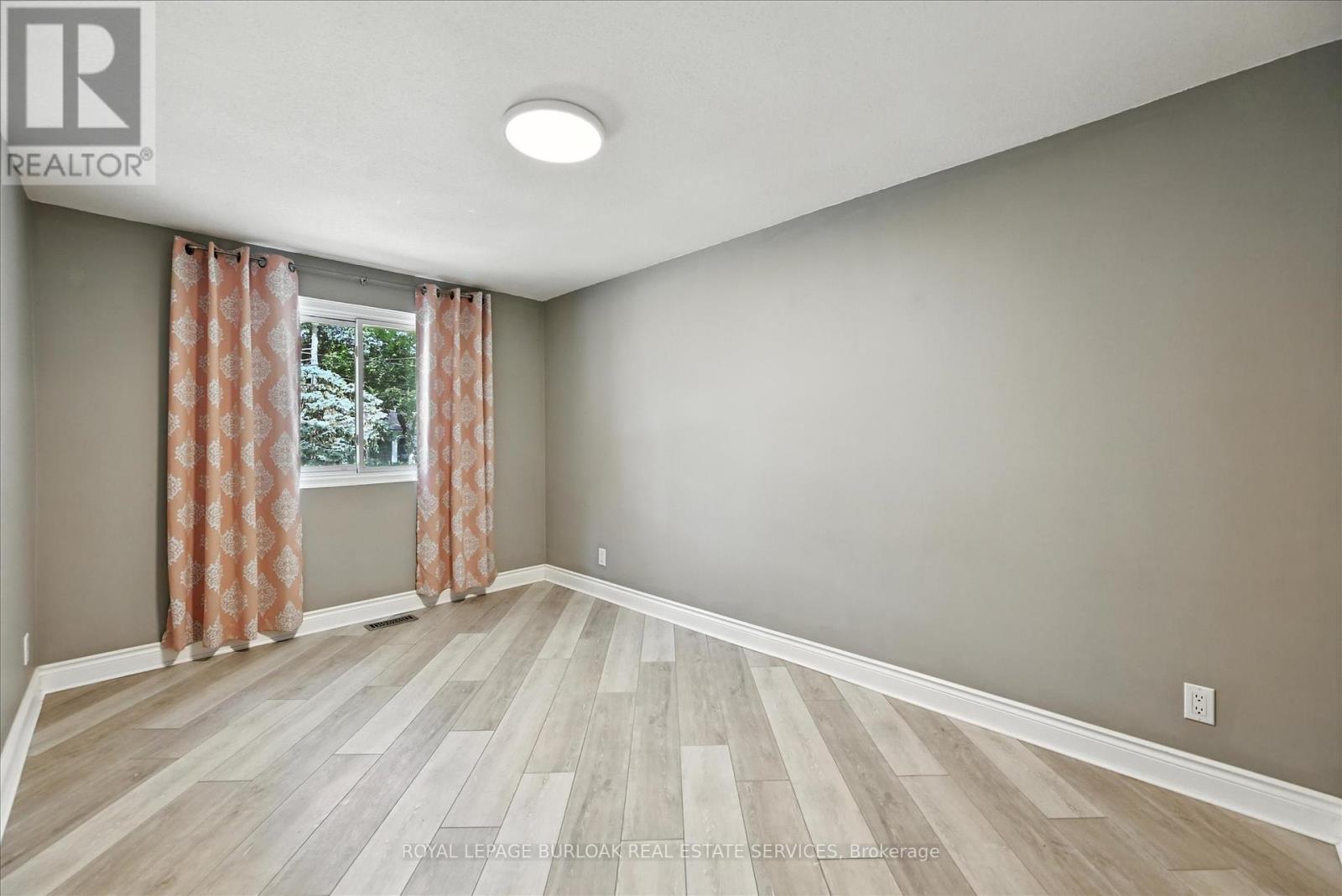 Photo 21 of 1059 Marley Crescent, Burlington ON