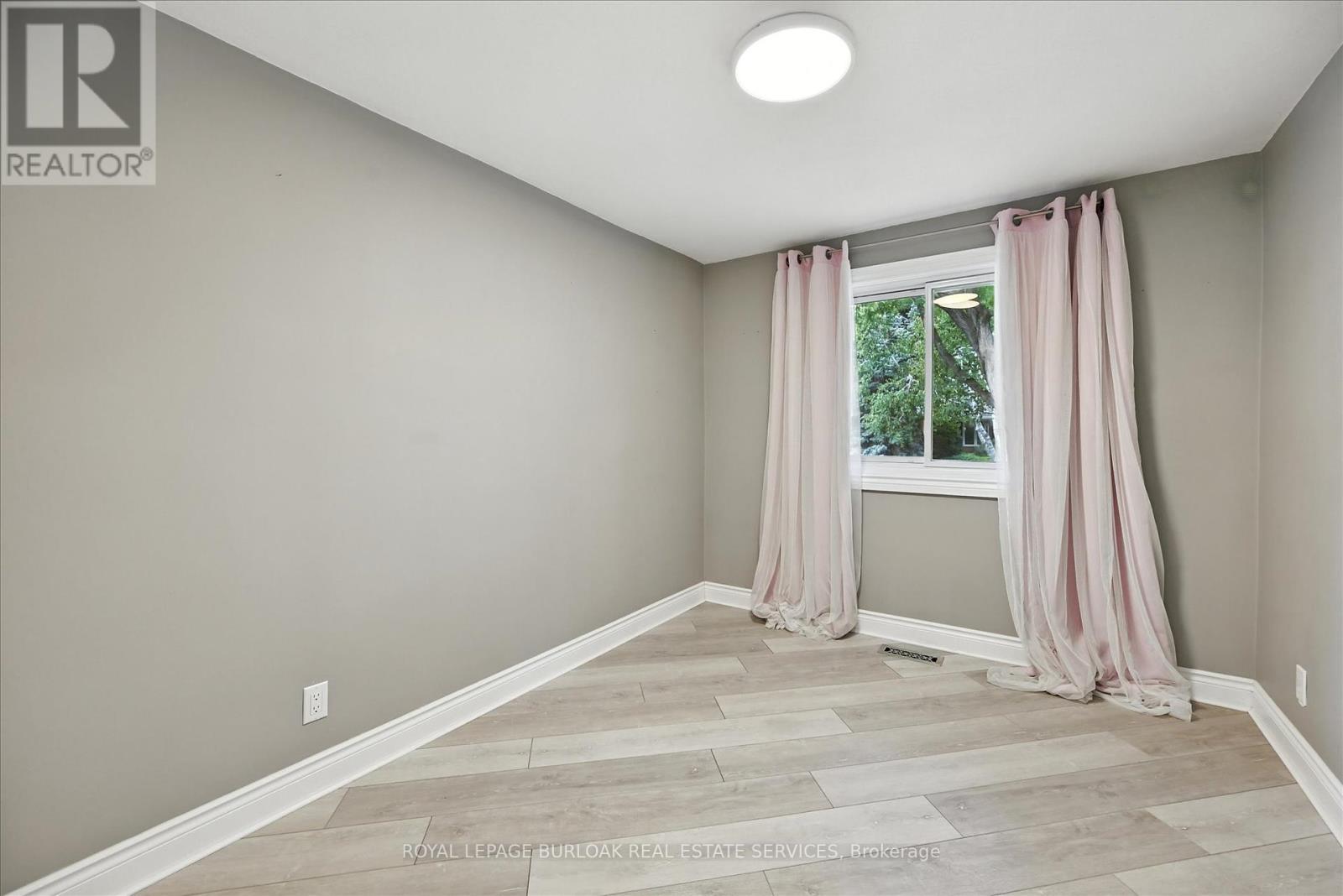 Photo 24 of 1059 Marley Crescent, Burlington ON