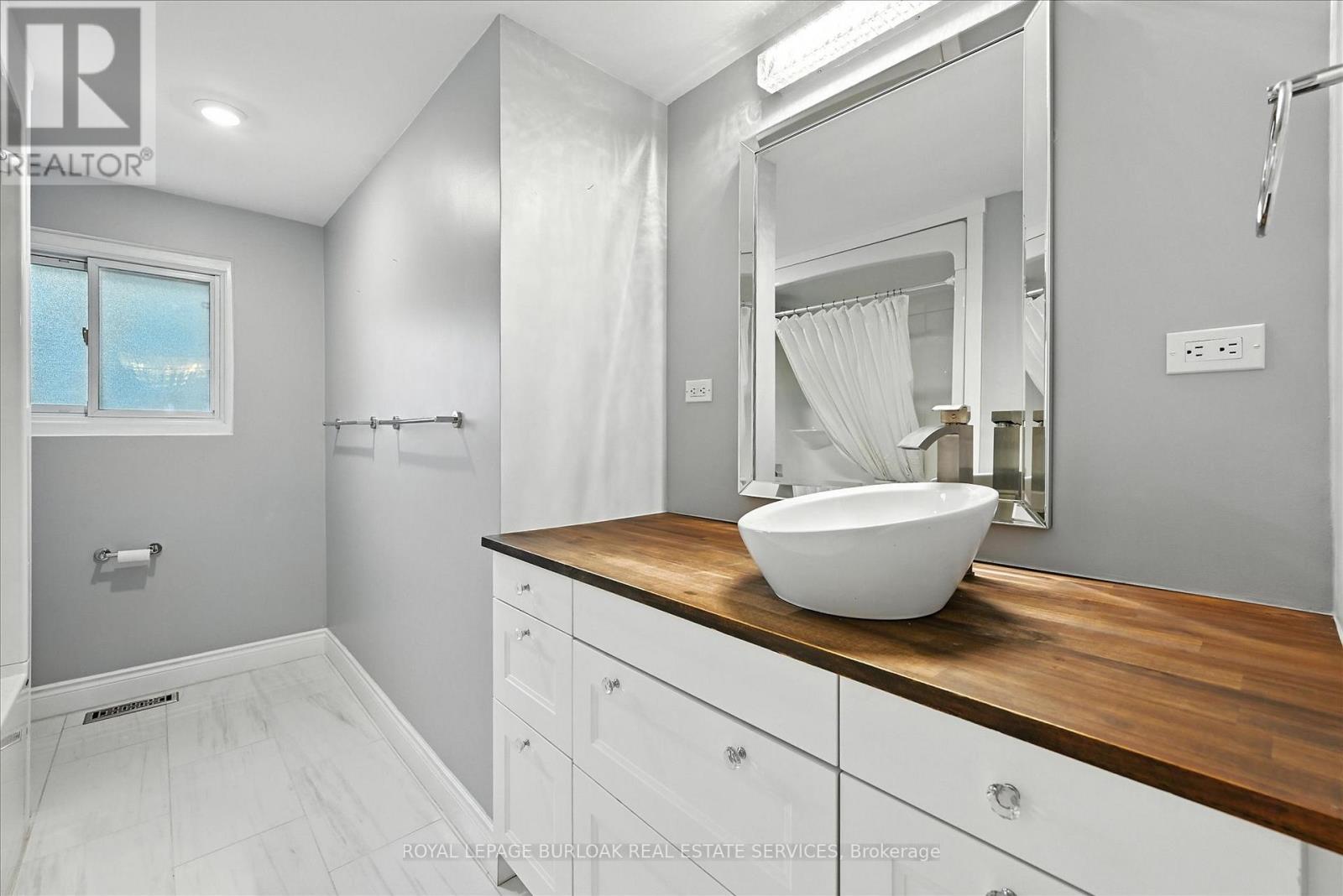 Photo 26 of 1059 Marley Crescent, Burlington ON
