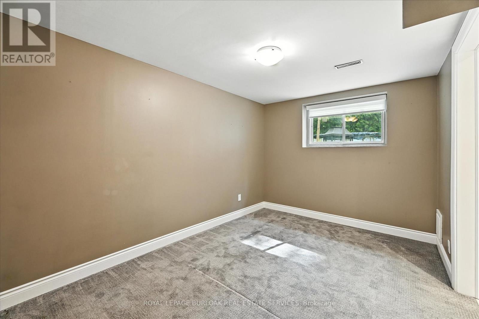 Photo 33 of 1059 Marley Crescent, Burlington ON
