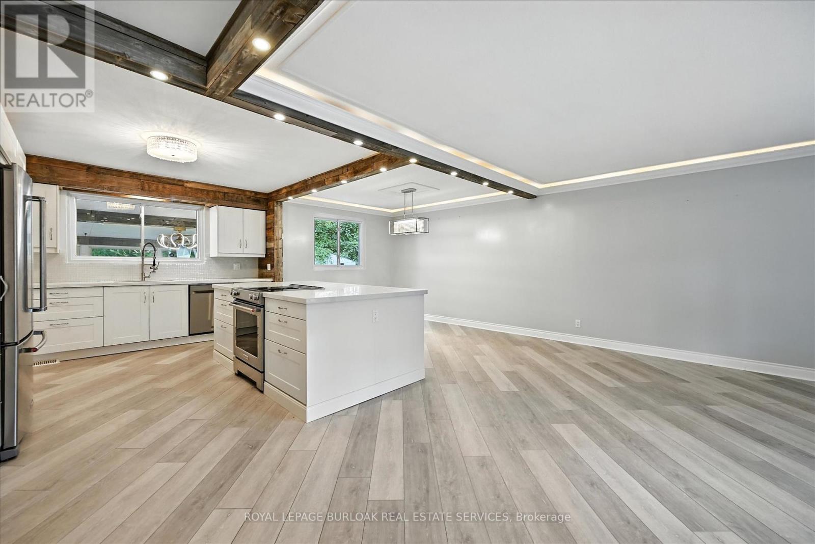 Photo 4 of 1059 Marley Crescent, Burlington ON