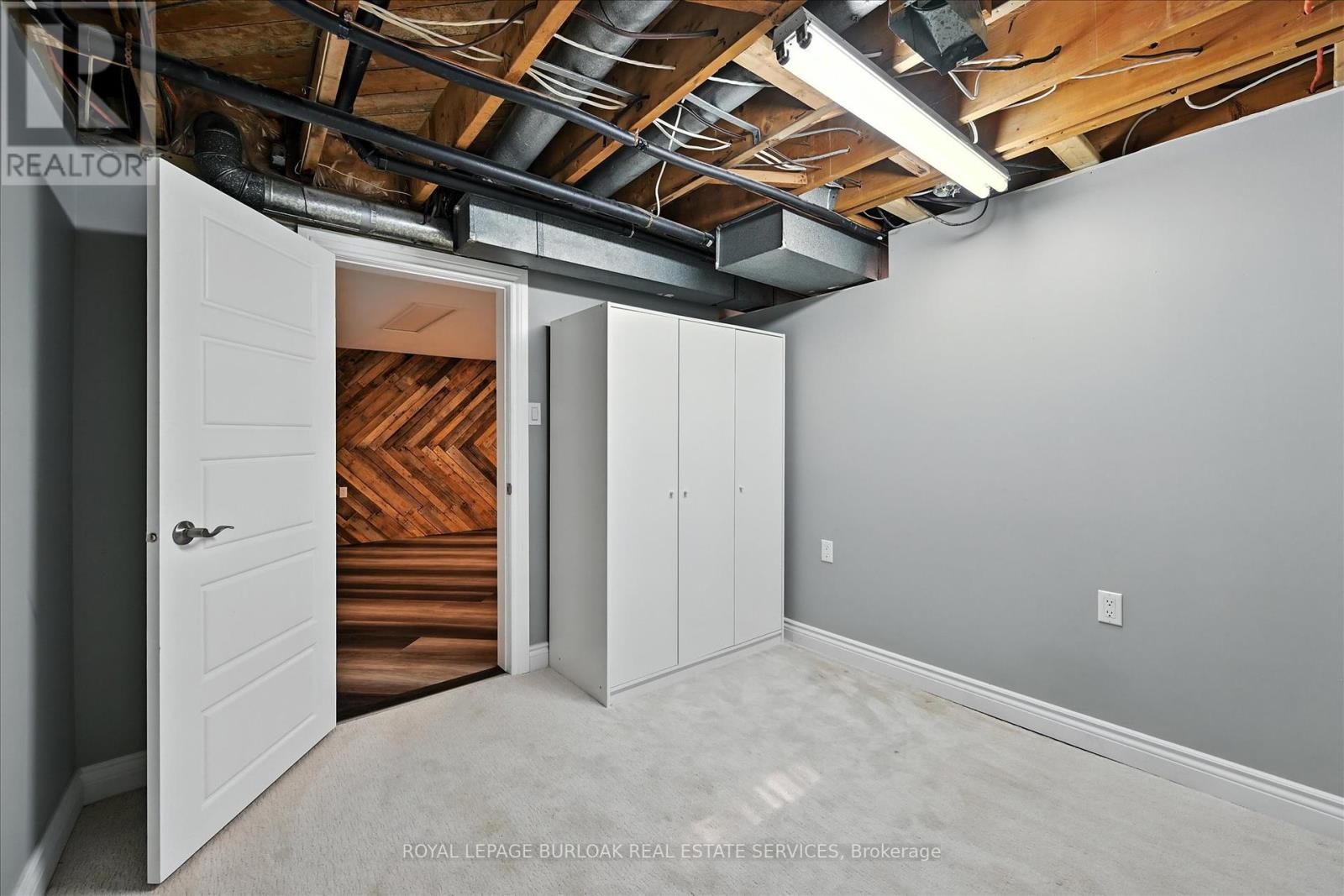Photo 41 of 1059 Marley Crescent, Burlington ON
