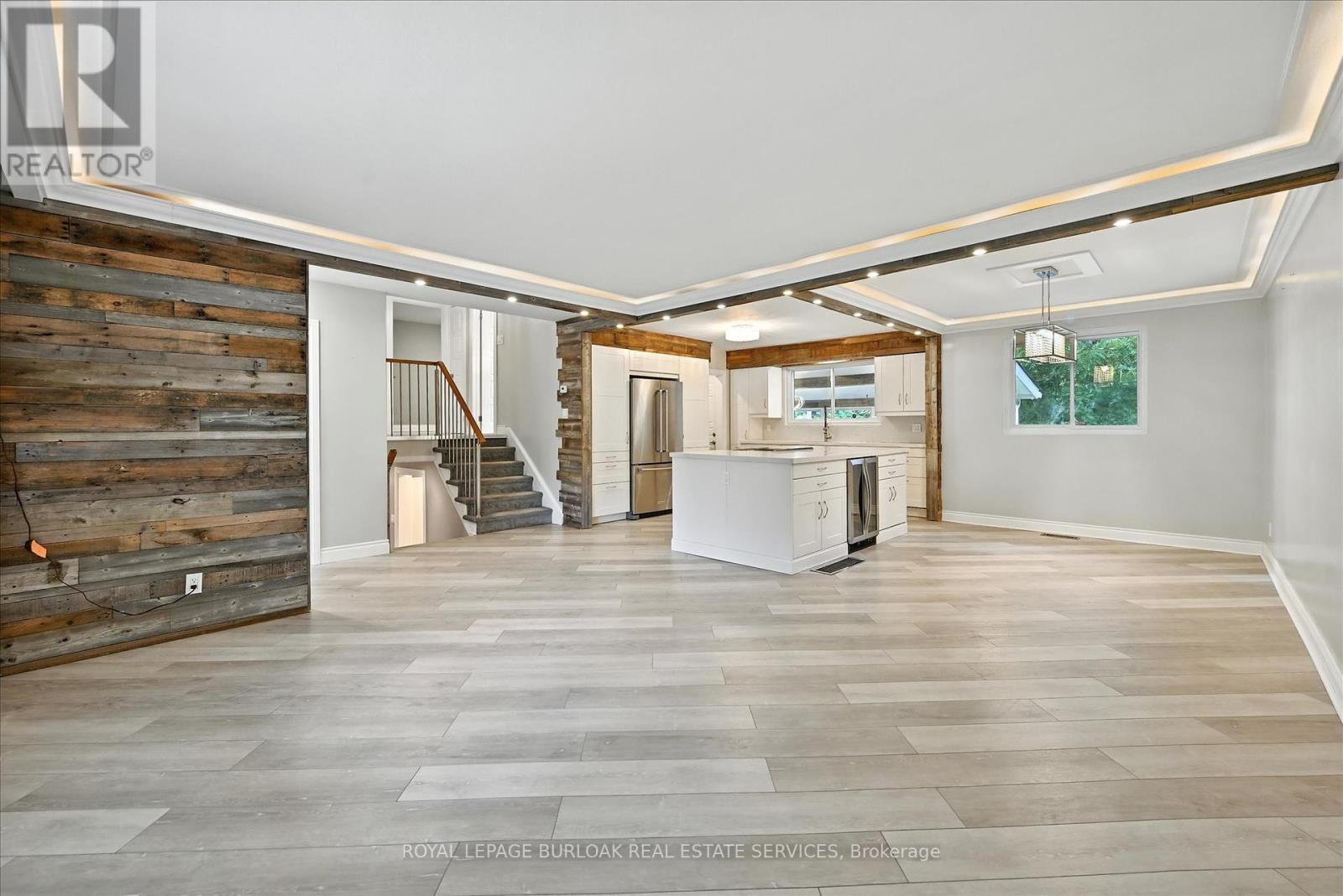 Photo 5 of 1059 Marley Crescent, Burlington ON