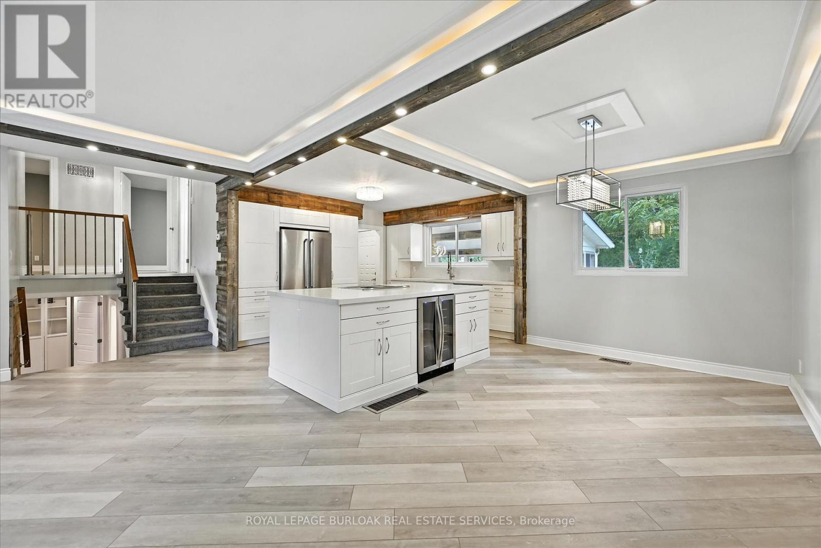 Photo 8 of 1059 Marley Crescent, Burlington ON