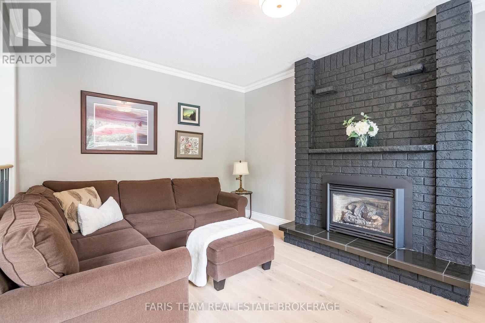 Photo 14 of 68 Marilyn Street, Caledon ON