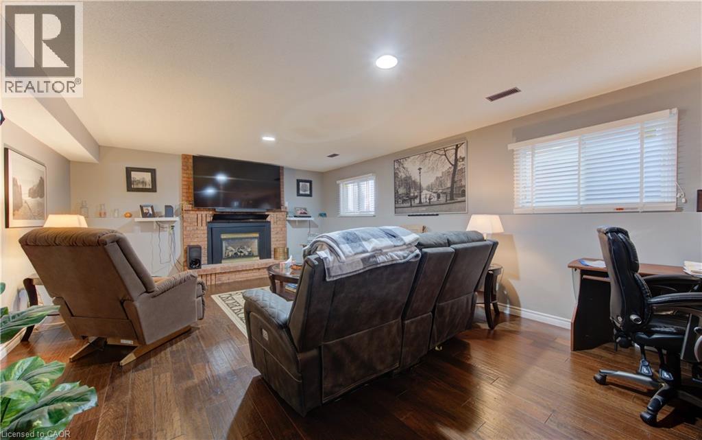 Photo 30 of 12 Mccabe Court, Kitchener ON