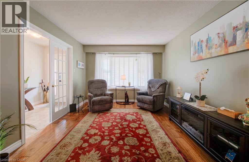 Photo 33 of 12 Mccabe Court, Kitchener ON
