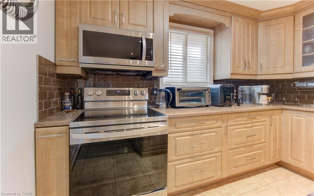 Photo 19 of 12 Mccabe Court, Kitchener ON