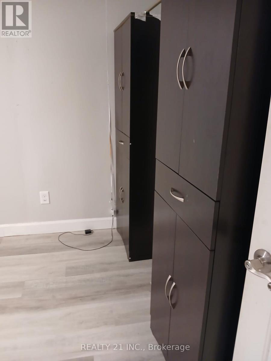 Photo 7 of 514 Brimorton Drive, Toronto ON