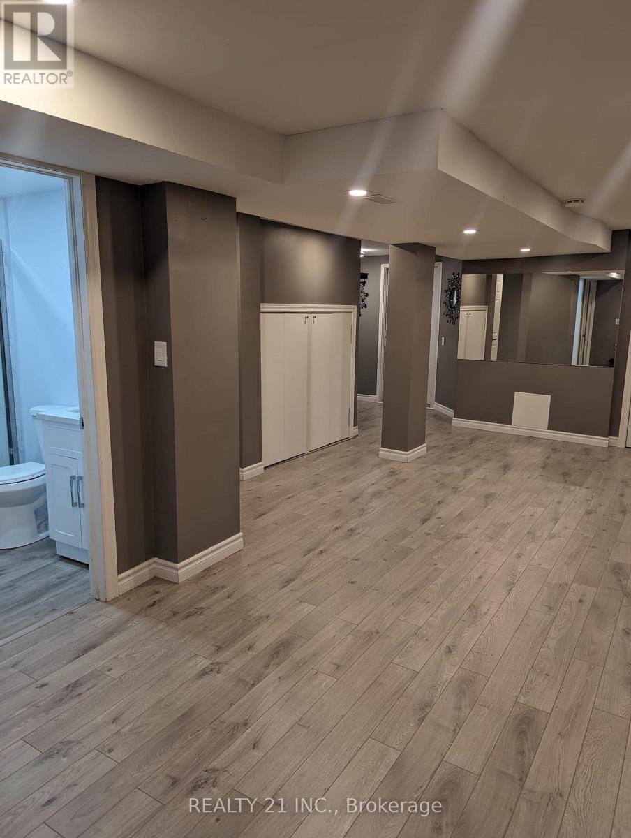 Photo 11 of 514 Brimorton Drive, Toronto ON