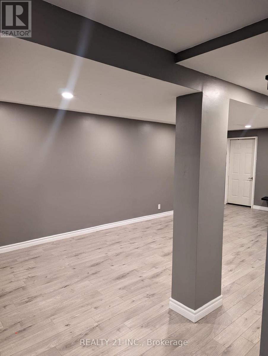 Photo 6 of 514 Brimorton Drive, Toronto ON