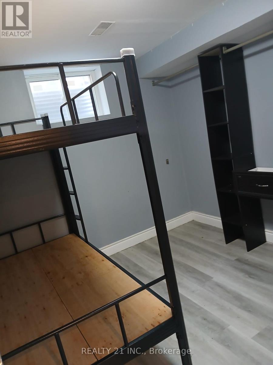 Photo 4 of 514 Brimorton Drive, Toronto ON
