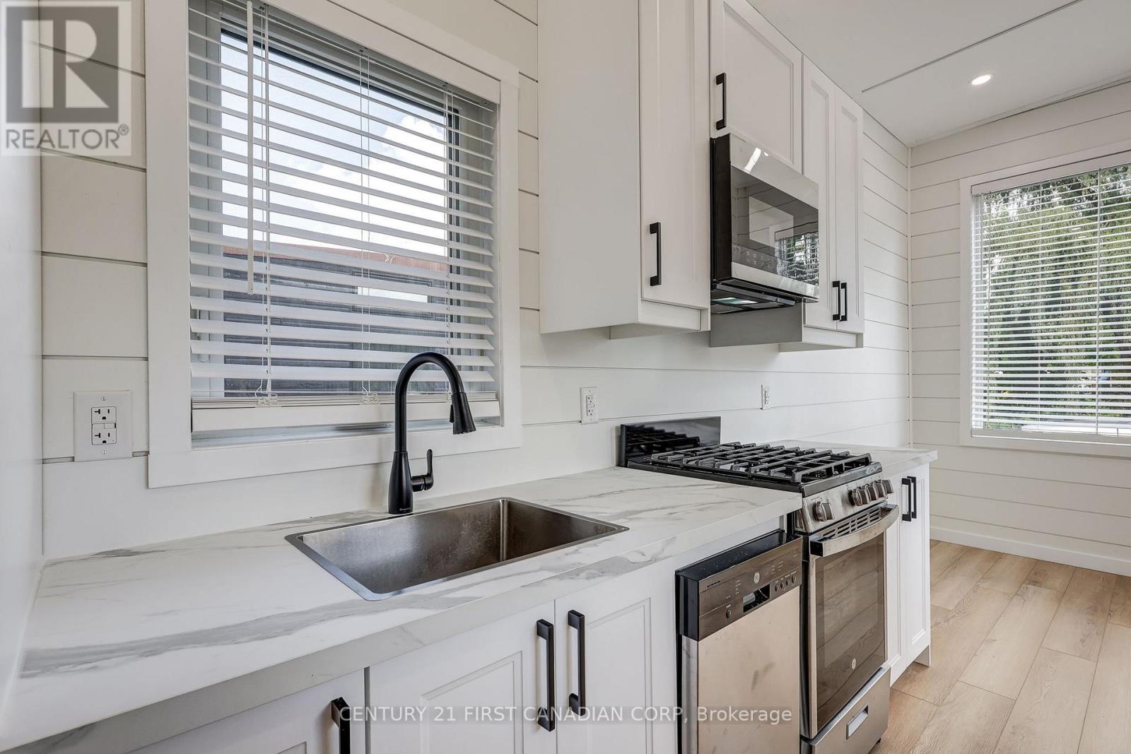Photo 9 of 142 99 Fourth Concession Road, Brant ON