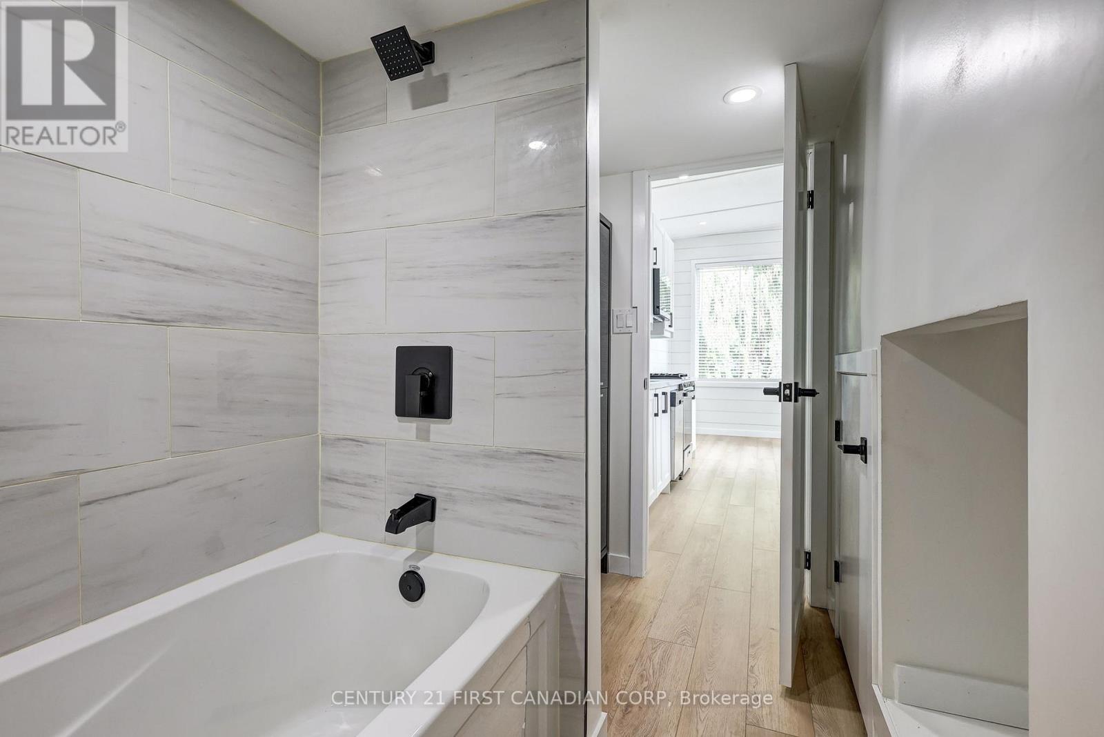 Photo 11 of 142 99 Fourth Concession Road, Brant ON