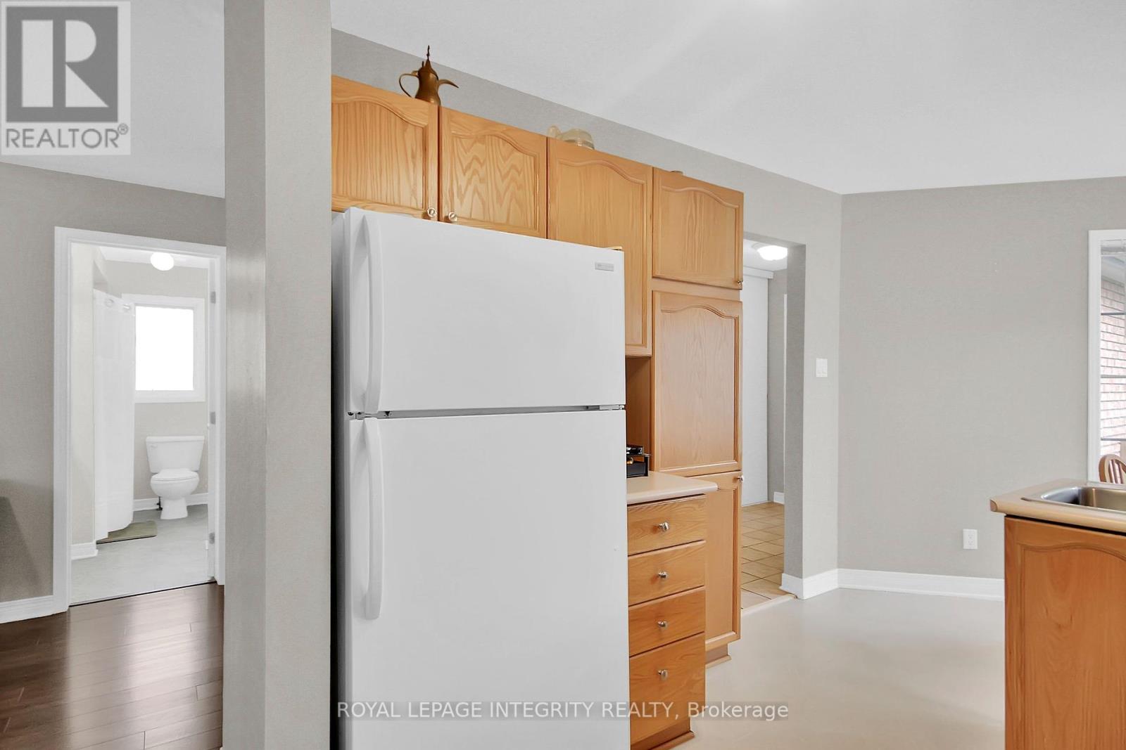 Photo 31 of 22 Halkirk Avenue, Ottawa ON
